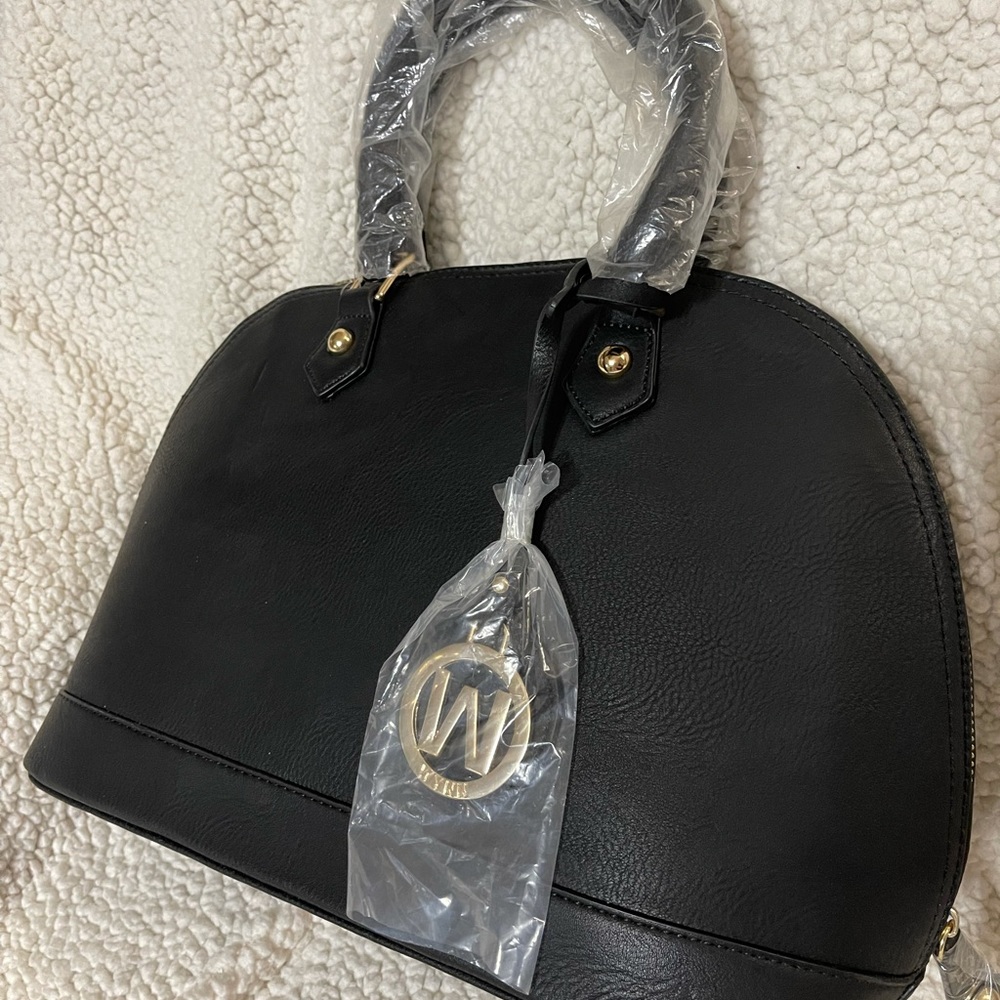 NWT black purse!